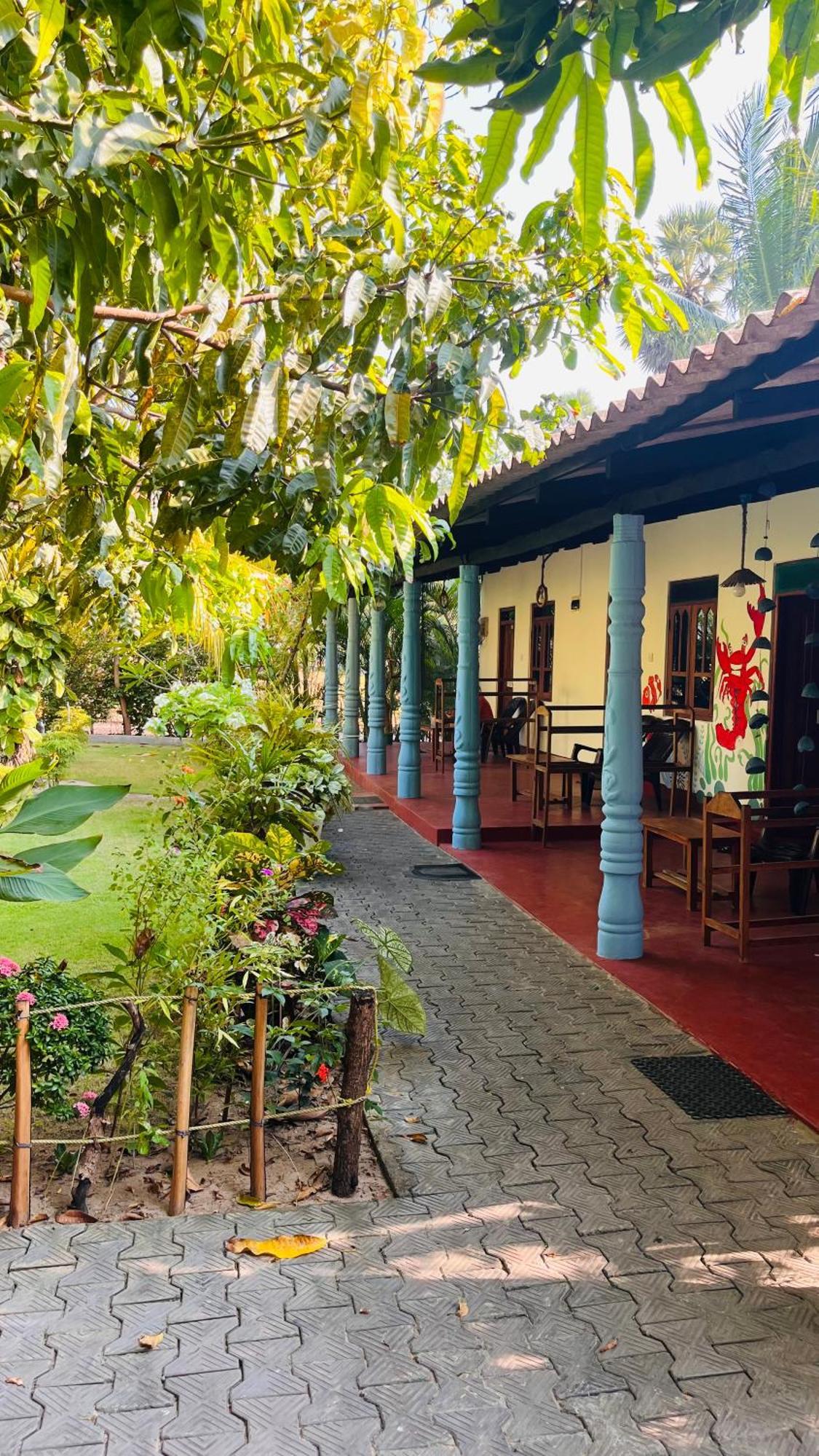 Lobster Inn Triquinimale Exterior foto